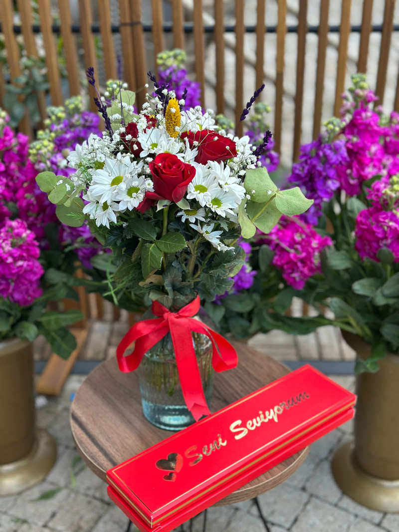 VAZODA 3 GÜL KARIŞIKÇİÇEK ÇİKOLATA