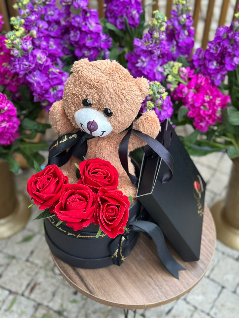 KUTUDA AYICIK GÜL ÇİKOLATA