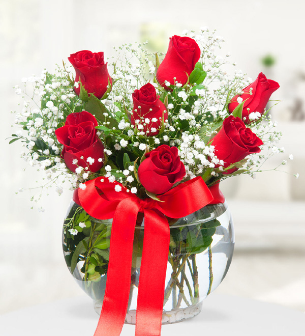 Akvaryumda 7 Kırmızı Gül